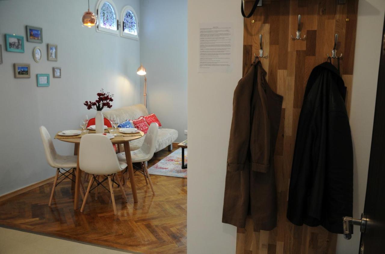 Black Gate - 2 Bedroom Apartment In The Heart Of Old Town With Free Private Secured Parking Брашов Екстериор снимка