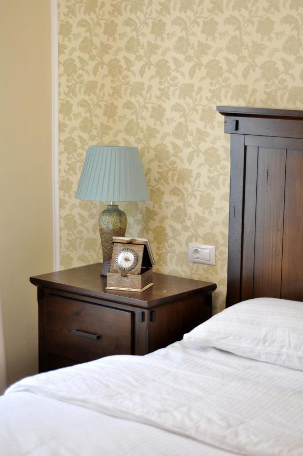 Black Gate - 2 Bedroom Apartment In The Heart Of Old Town With Free Private Secured Parking Брашов Екстериор снимка