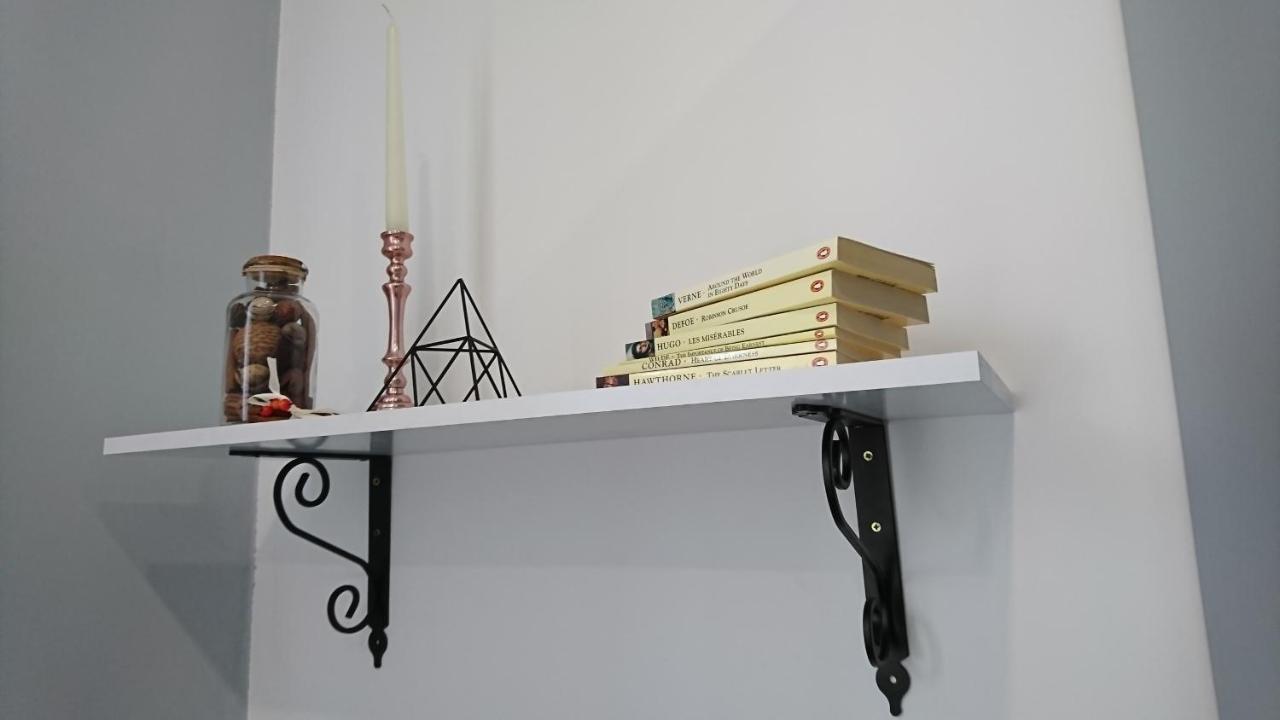 Black Gate - 2 Bedroom Apartment In The Heart Of Old Town With Free Private Secured Parking Брашов Екстериор снимка
